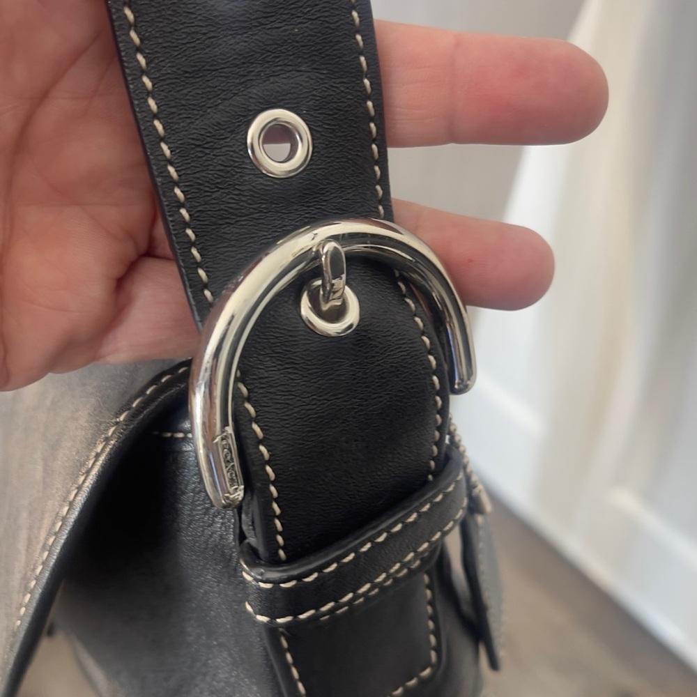 Vintage Coach Black Leather Shoulder Bag with Silver Accents - Picture 5 of 14